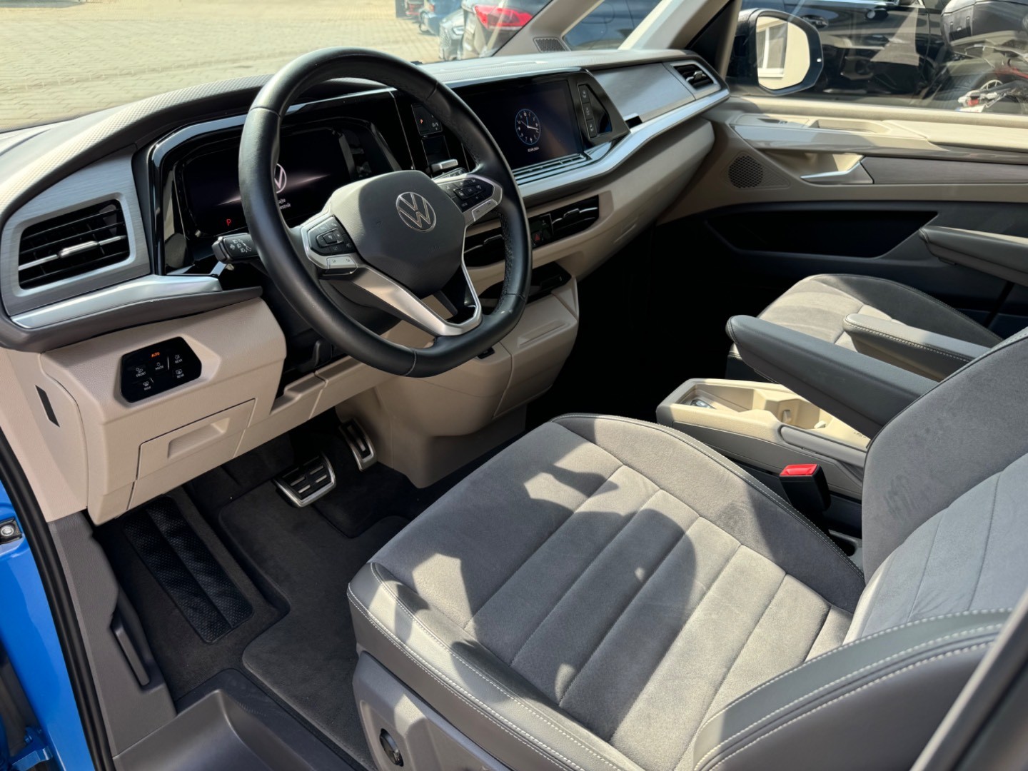 Volkswagen T7 Multivan LR 2.0 TSI 204k Style DSG