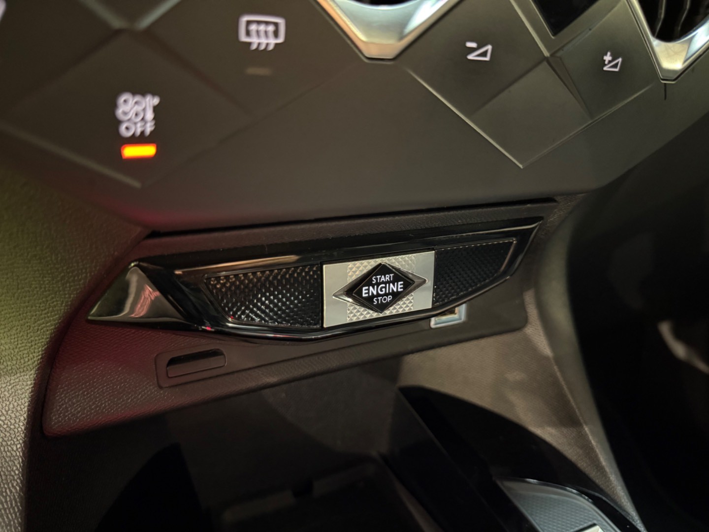 DS 3 CROSSBACK DS3  1.5 BlueHDi 130 Performance Line EAT8