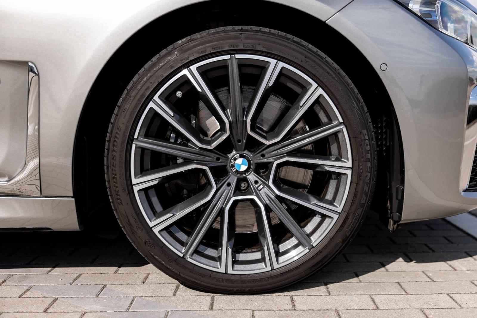 BMW Rad 7 750Li xDrive M-Sport INDIVIDUAL