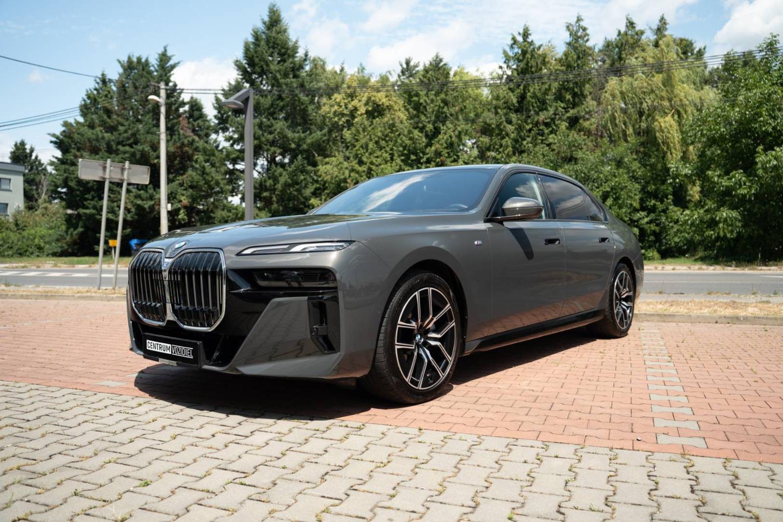 BMW Rad 7 740d M xDrive A/T, 220 kW