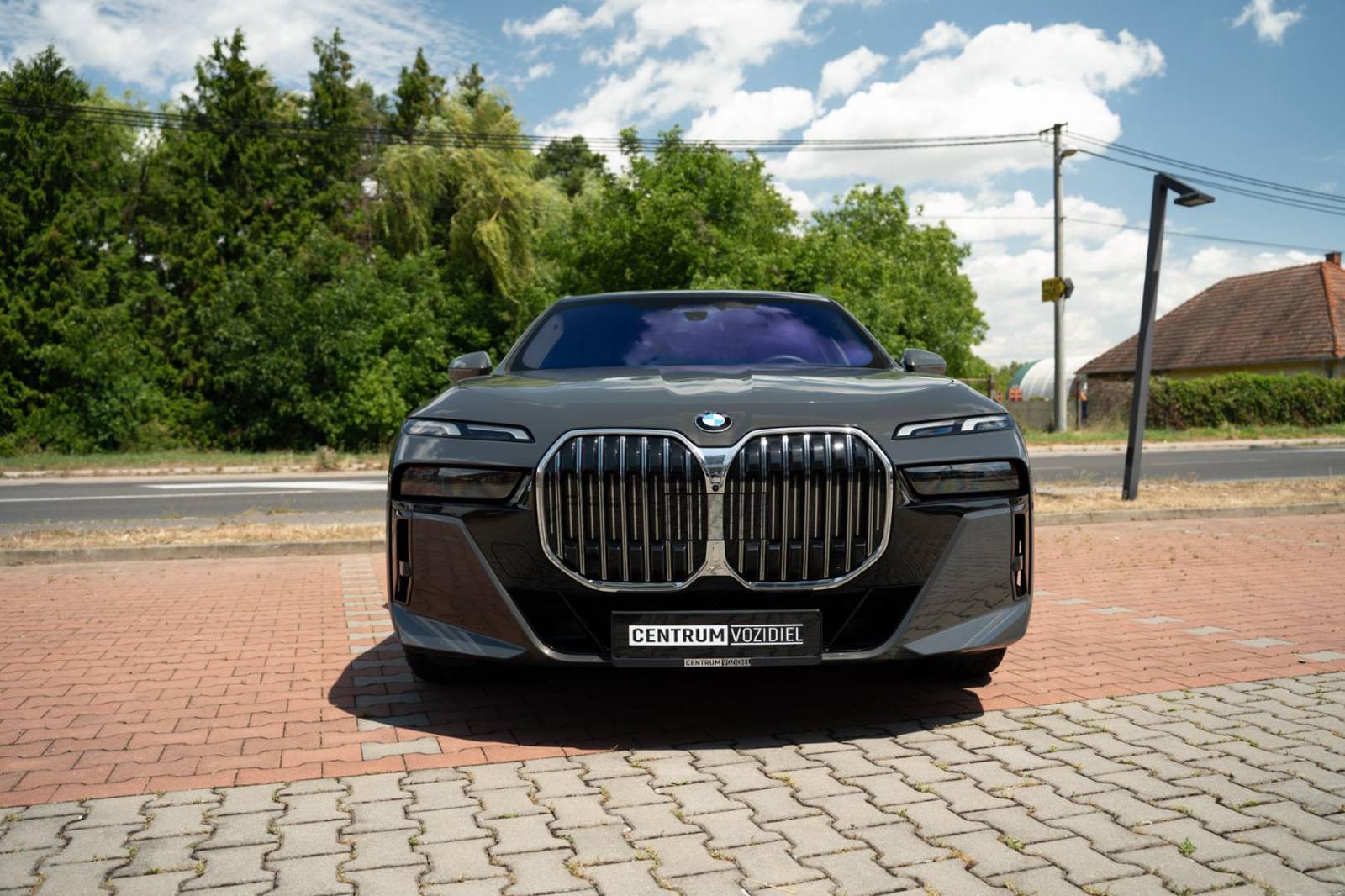 BMW Rad 7 740d M xDrive A/T, 220 kW