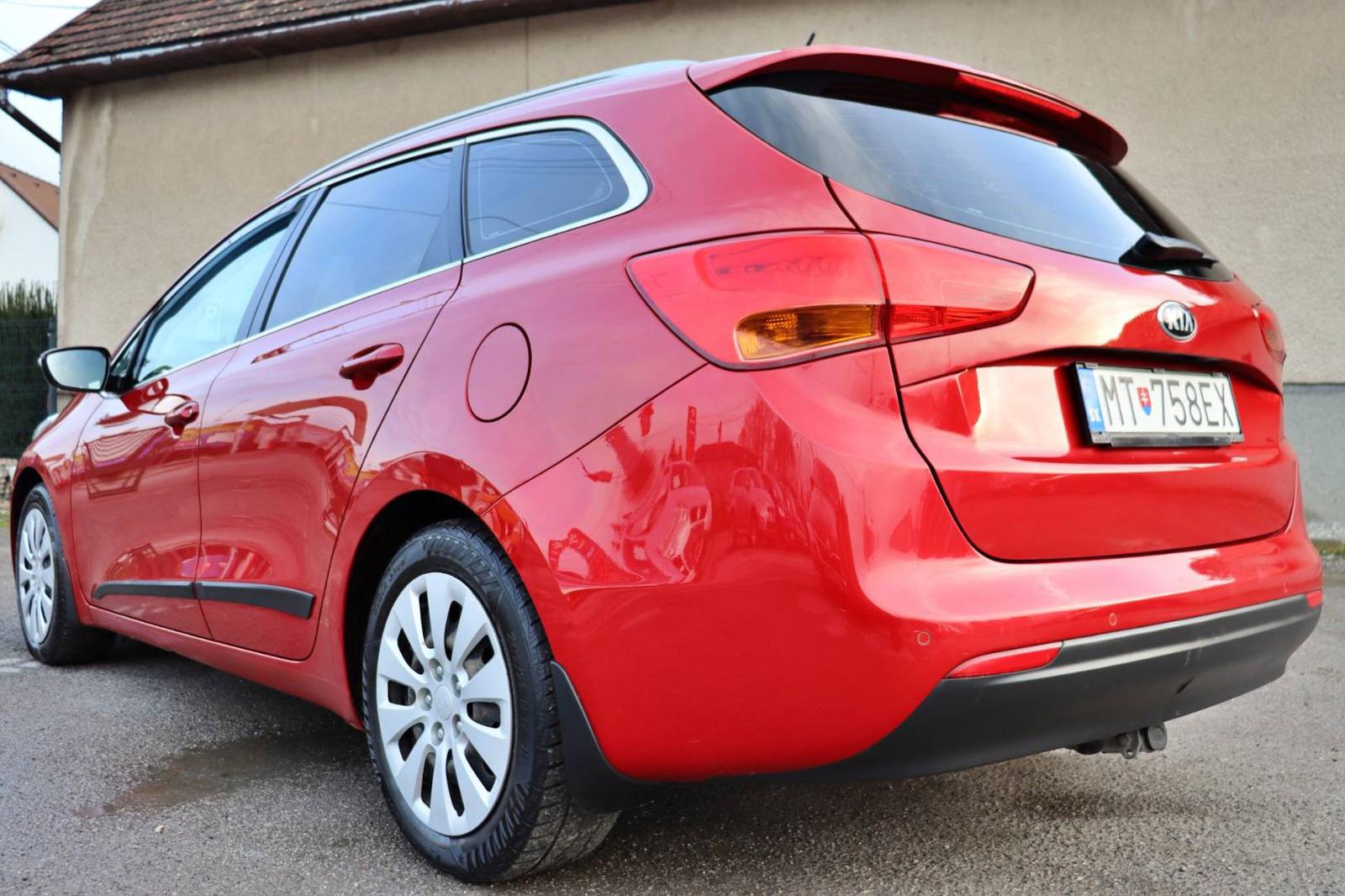 Kia Cee´d SW 1.6 GDI LX/Silver