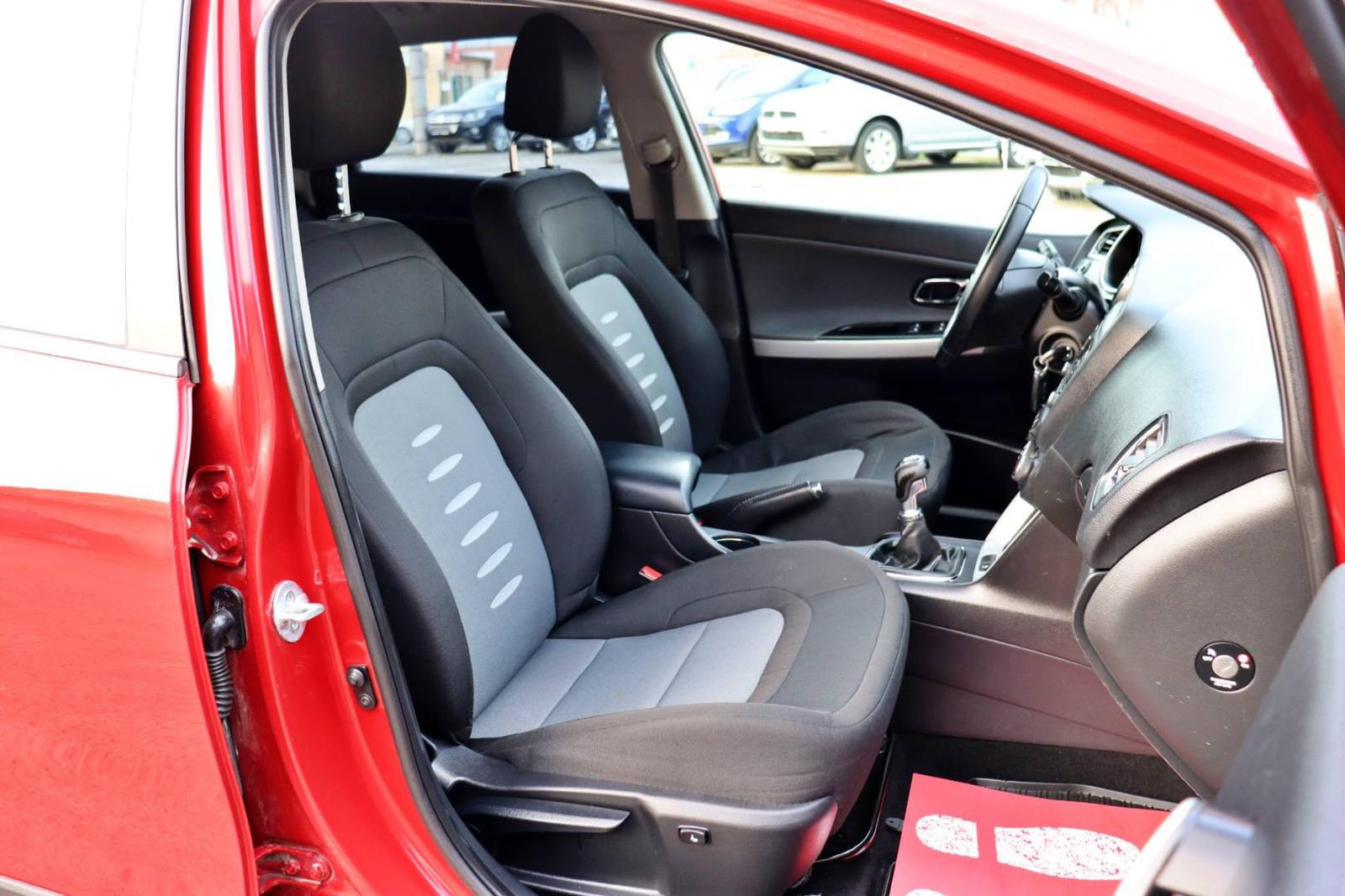 Kia Cee´d SW 1.6 GDI LX/Silver