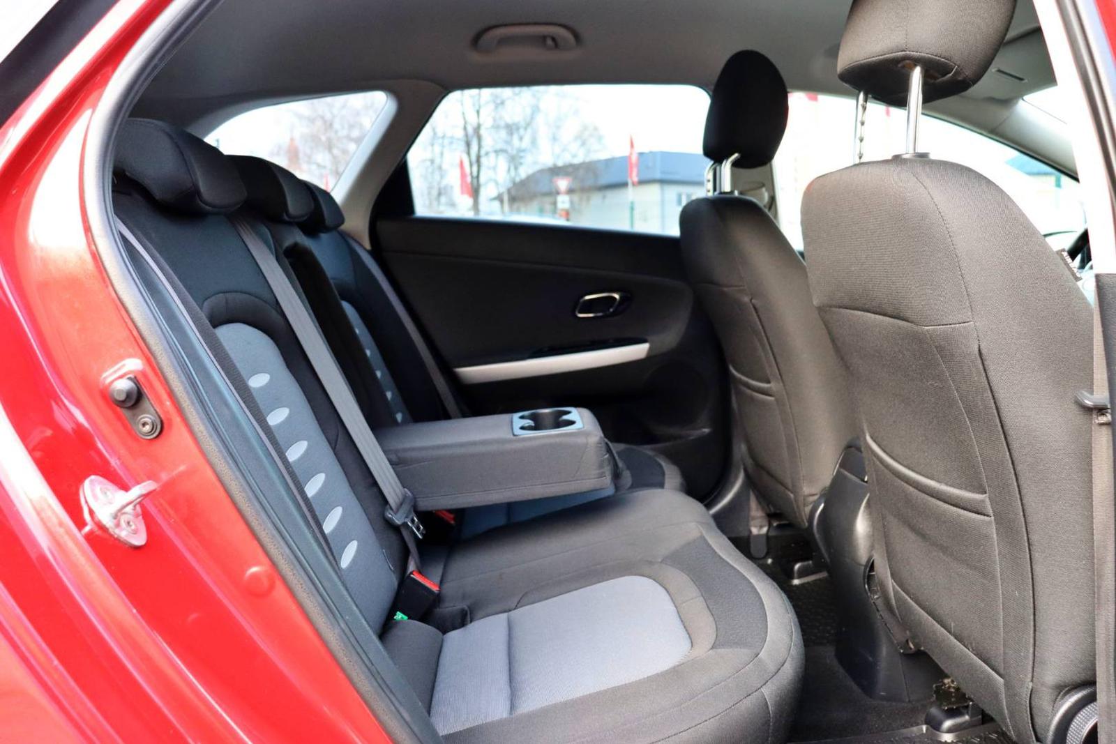 Kia Cee´d SW 1.6 GDI LX/Silver