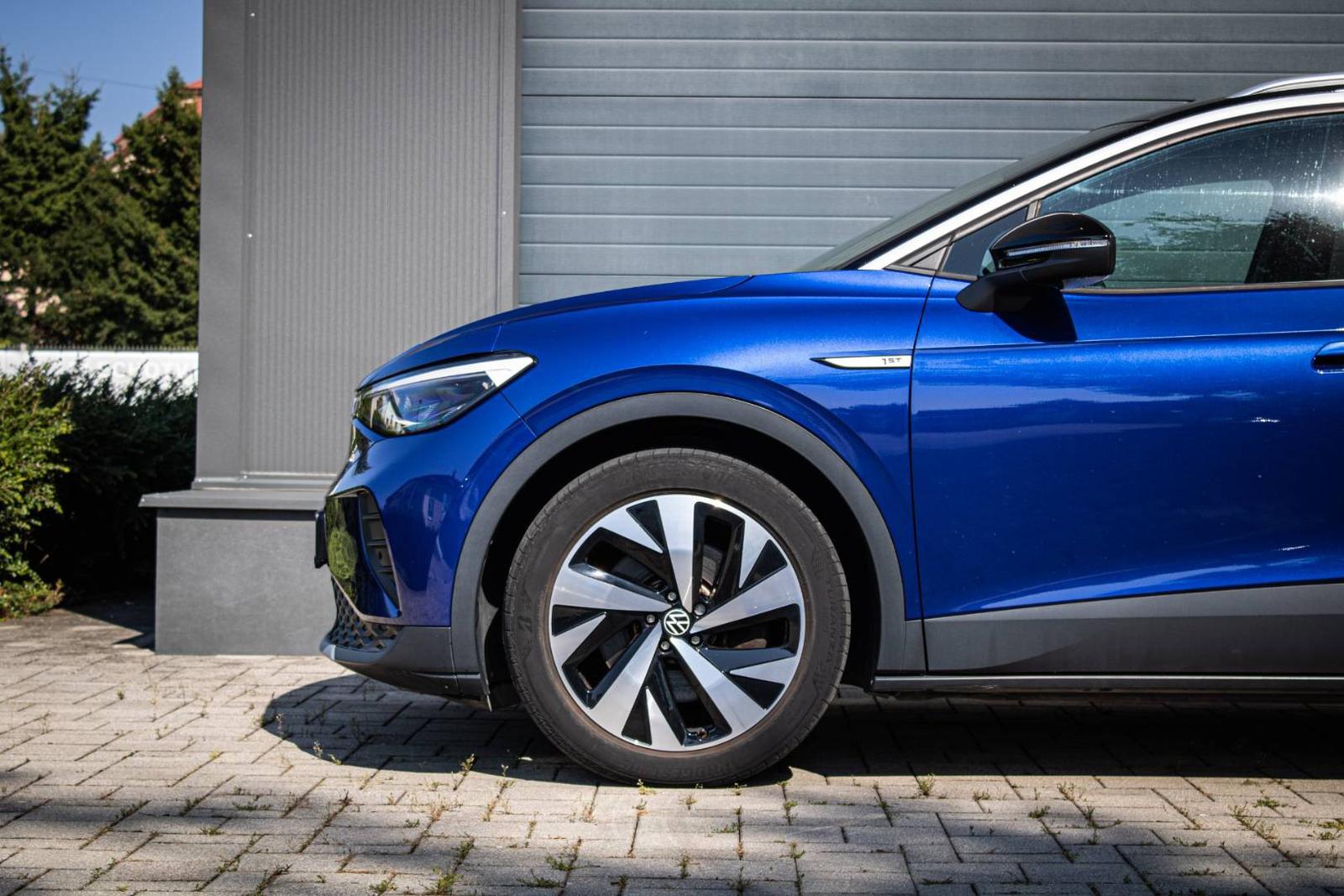 Volkswagen ID.4 Pro Performance 1st edition, super výbava, nelakované