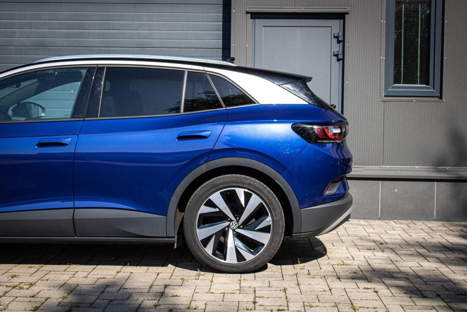 Volkswagen ID.4 Pro Performance 1st edition, super výbava, nelakované