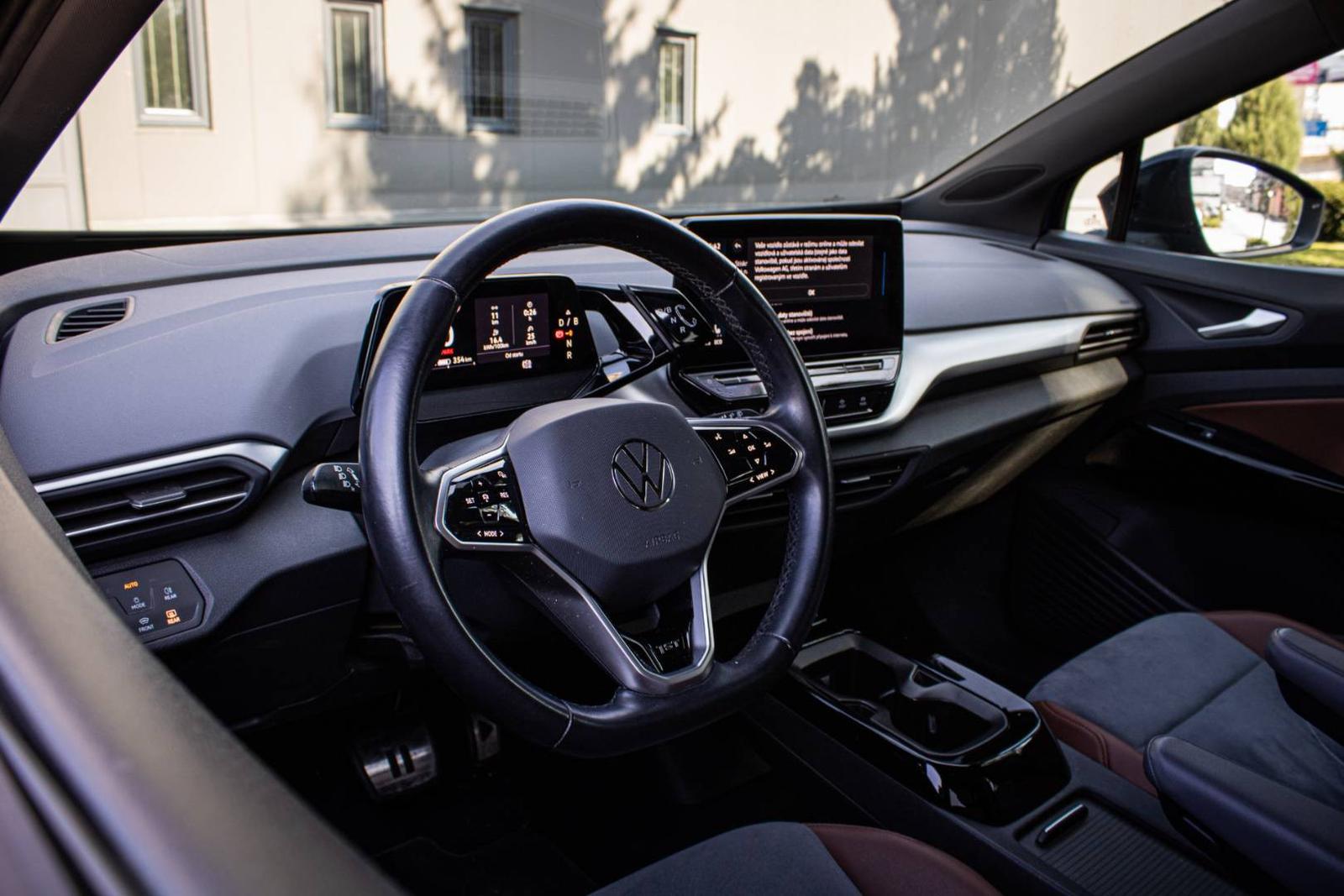 Volkswagen ID.4 Pro Performance 1st edition, super výbava, nelakované