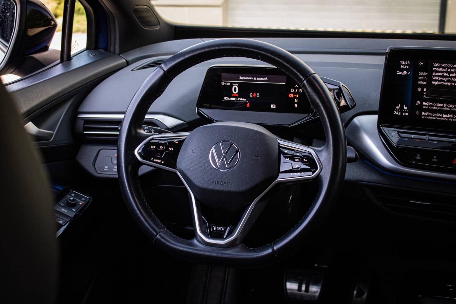 Volkswagen ID.4 Pro Performance 1st edition, super výbava, nelakované