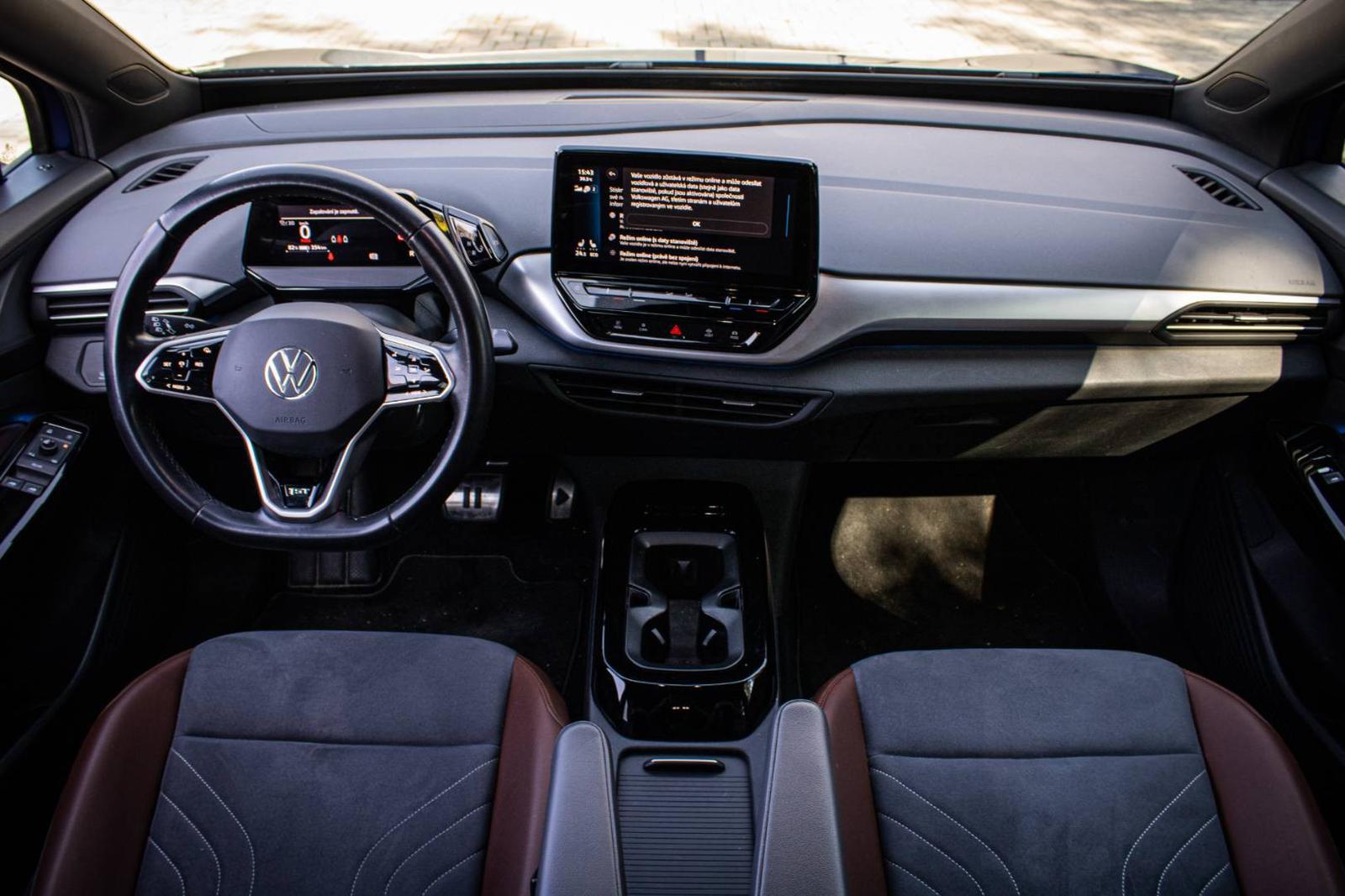 Volkswagen ID.4 Pro Performance 1st edition, super výbava, nelakované