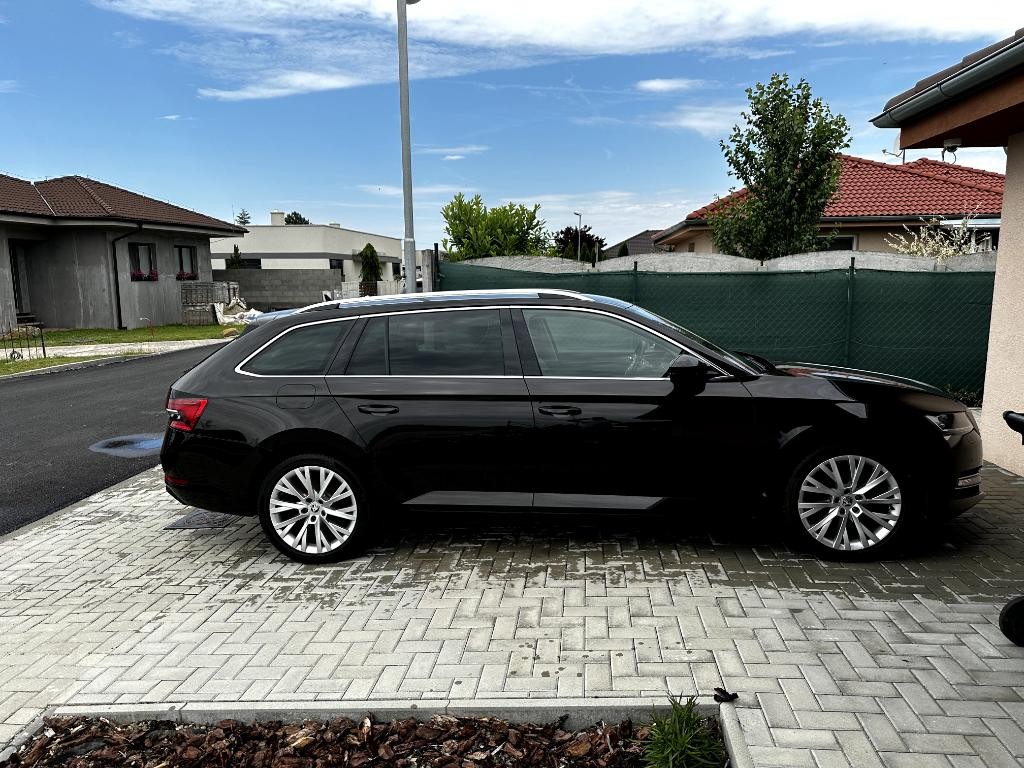 Škoda Superb Combi 2.0 TDI SCR Style 4x4 DSG