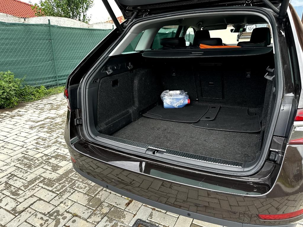 Škoda Superb Combi 2.0 TDI SCR Style 4x4 DSG