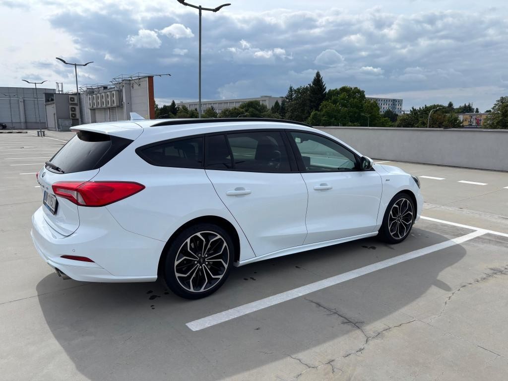 Ford Focus Combi 1.5 EcoBoost ST Line A/T