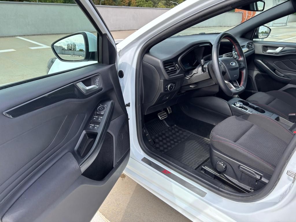 Ford Focus Combi 1.5 EcoBoost ST Line A/T