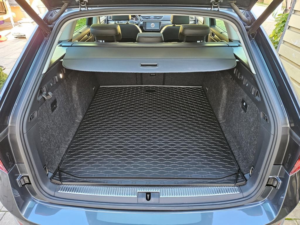 Škoda Superb Combi 2.0 TDI SCR Scout 4x4 DSG