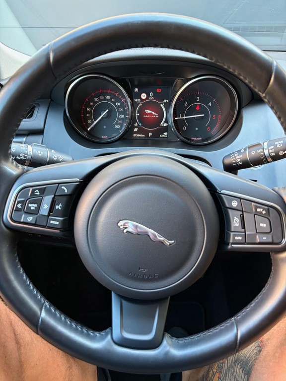 Jaguar E-Pace 2.0 I4 HSE AWD A/T