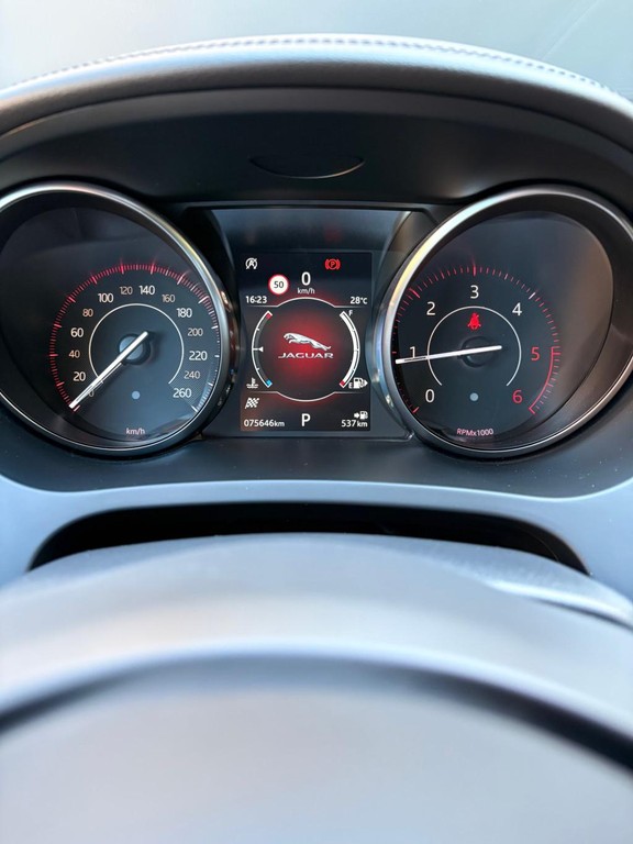 Jaguar E-Pace 2.0 I4 HSE AWD A/T