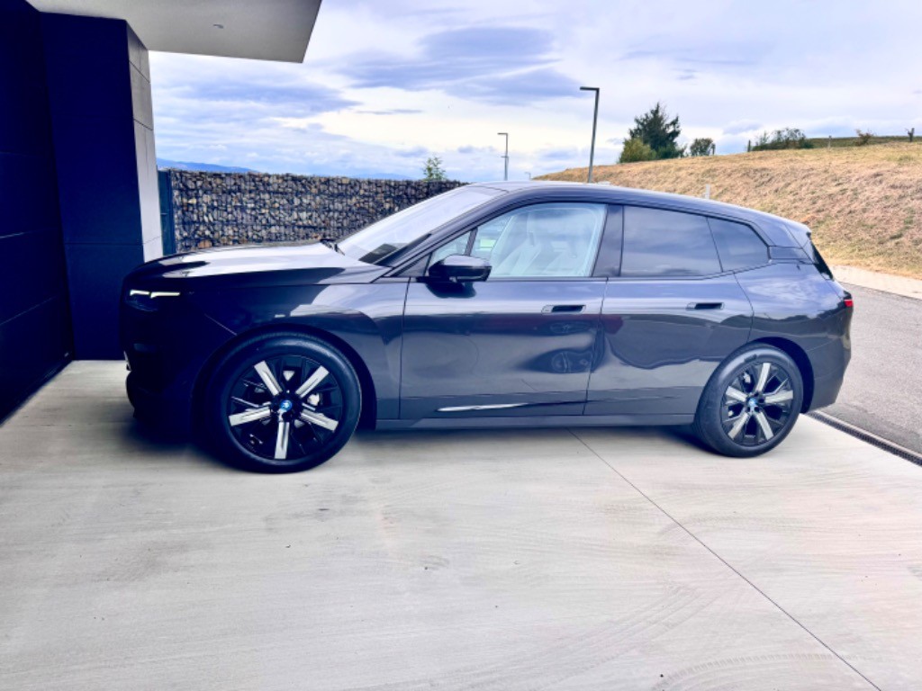 BMW iX 40 xDrive