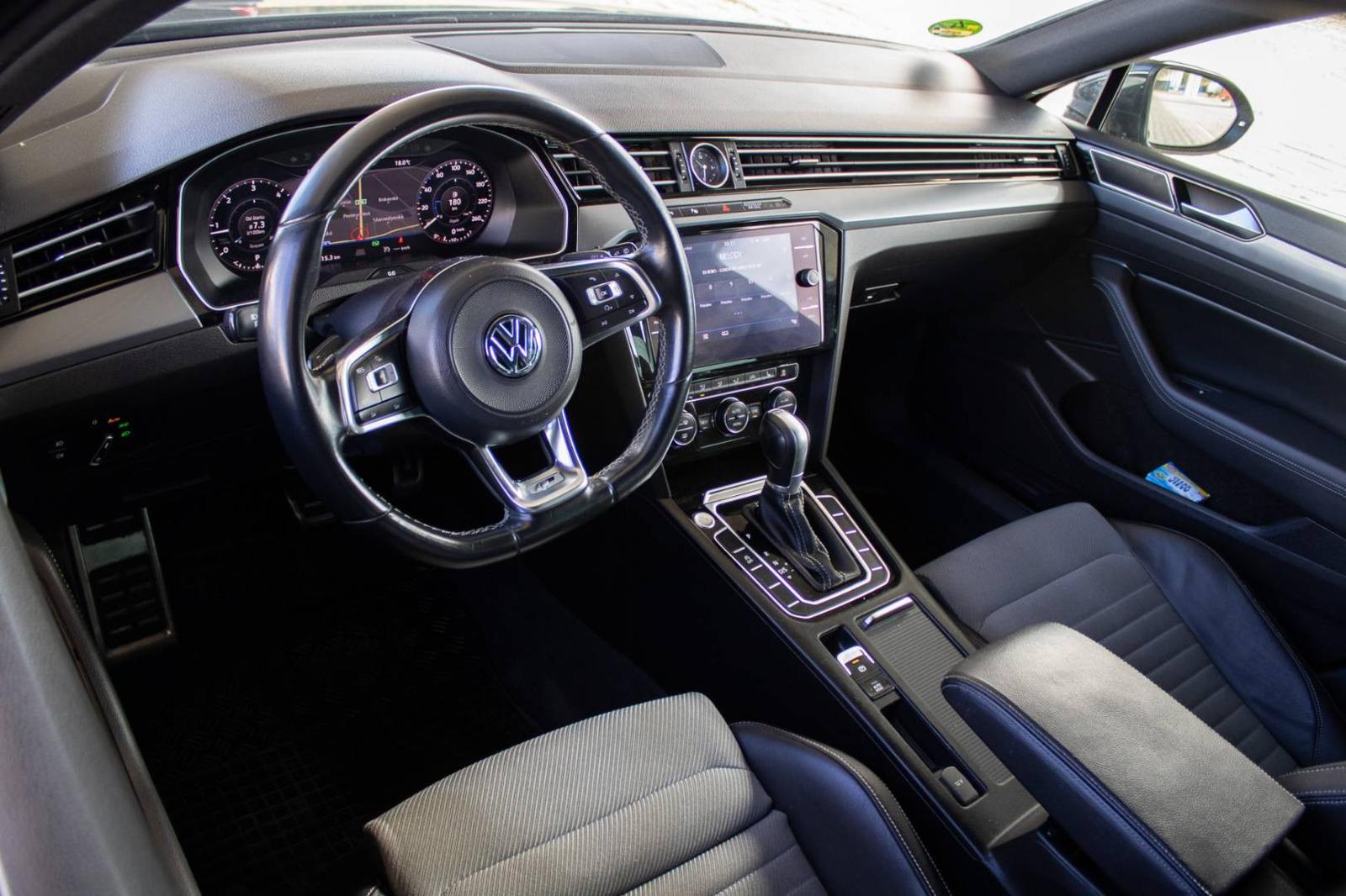 Volkswagen Passat Variant 2.0 TDI BMT R-Line Highline DSG