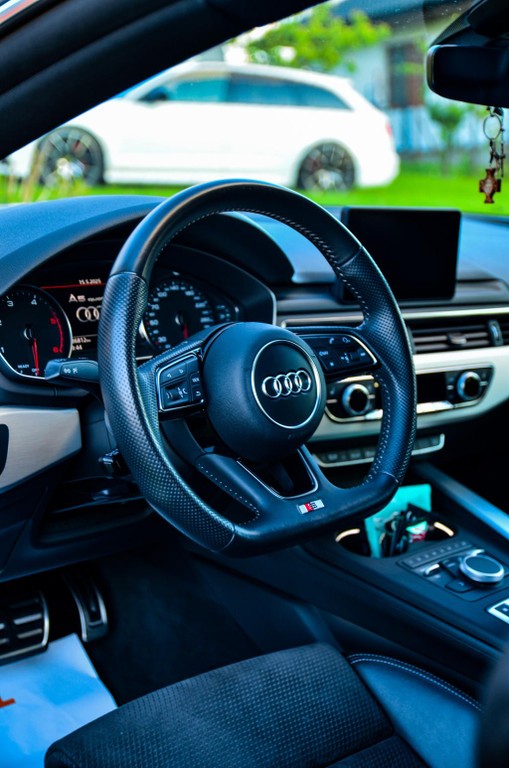 Audi A5 Sportback Sport 2.0 TDI Quattro. S - Line. S-tronic Automat.