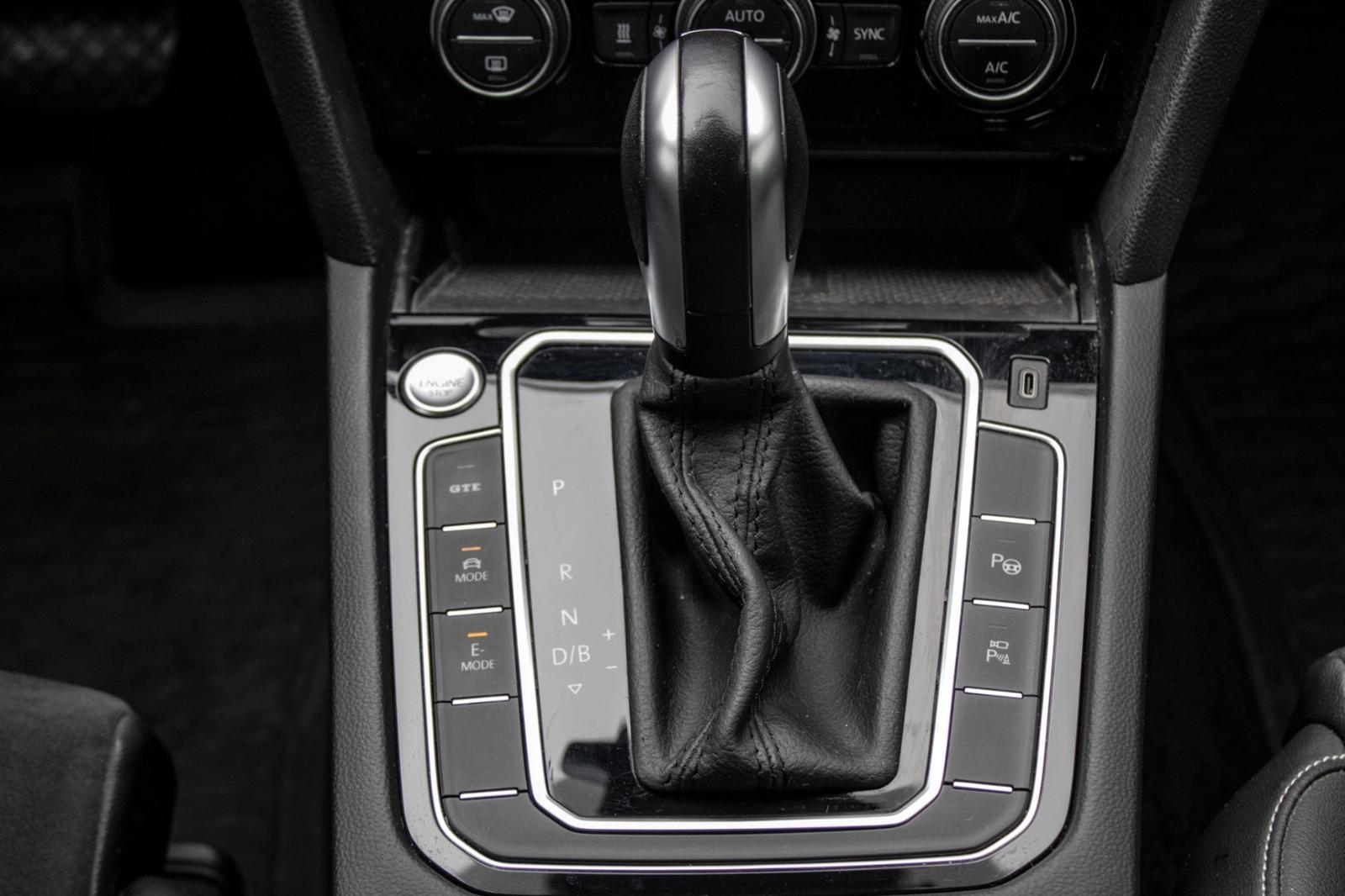 Volkswagen Passat Variant 160 kW, 6-st. automat, 2020, plug-in hybrid