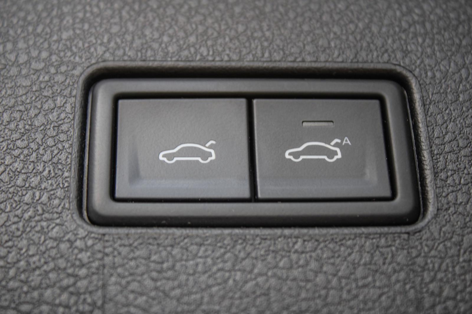 Volkswagen Passat Variant 160 kW, 6-st. automat, 2020, plug-in hybrid