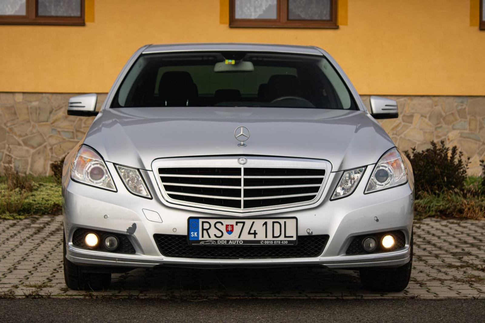 Mercedes-Benz E trieda Sedan 200 CGI Blue Classic 7G