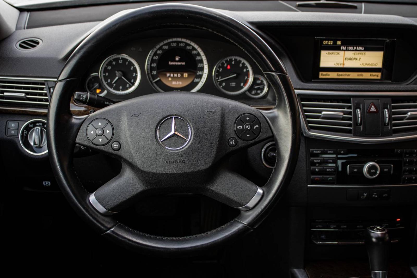 Mercedes-Benz E trieda Sedan 200 CGI Blue Classic 7G