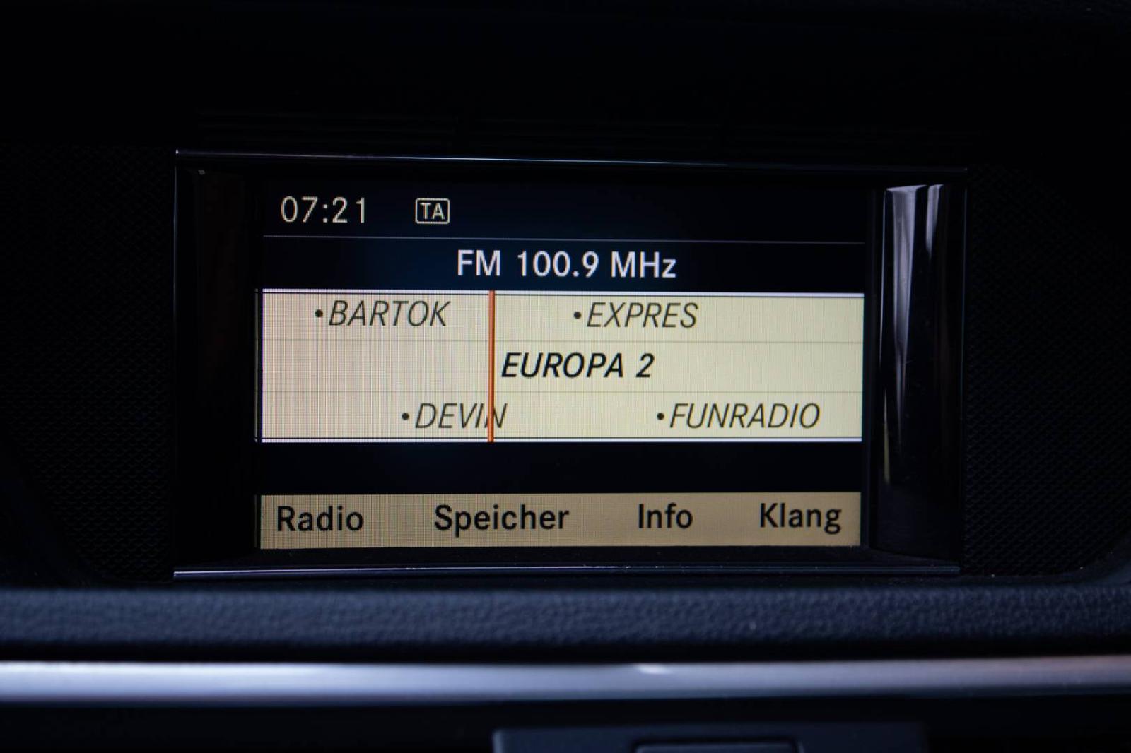 Mercedes-Benz E trieda Sedan 200 CGI Blue Classic 7G