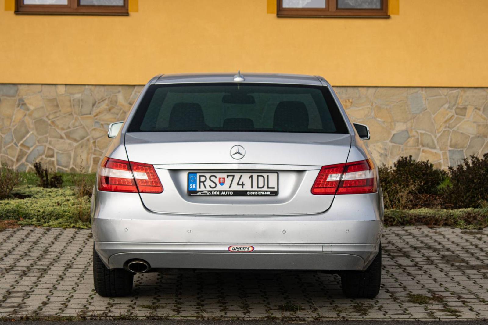Mercedes-Benz E trieda Sedan 200 CGI Blue Classic 7G
