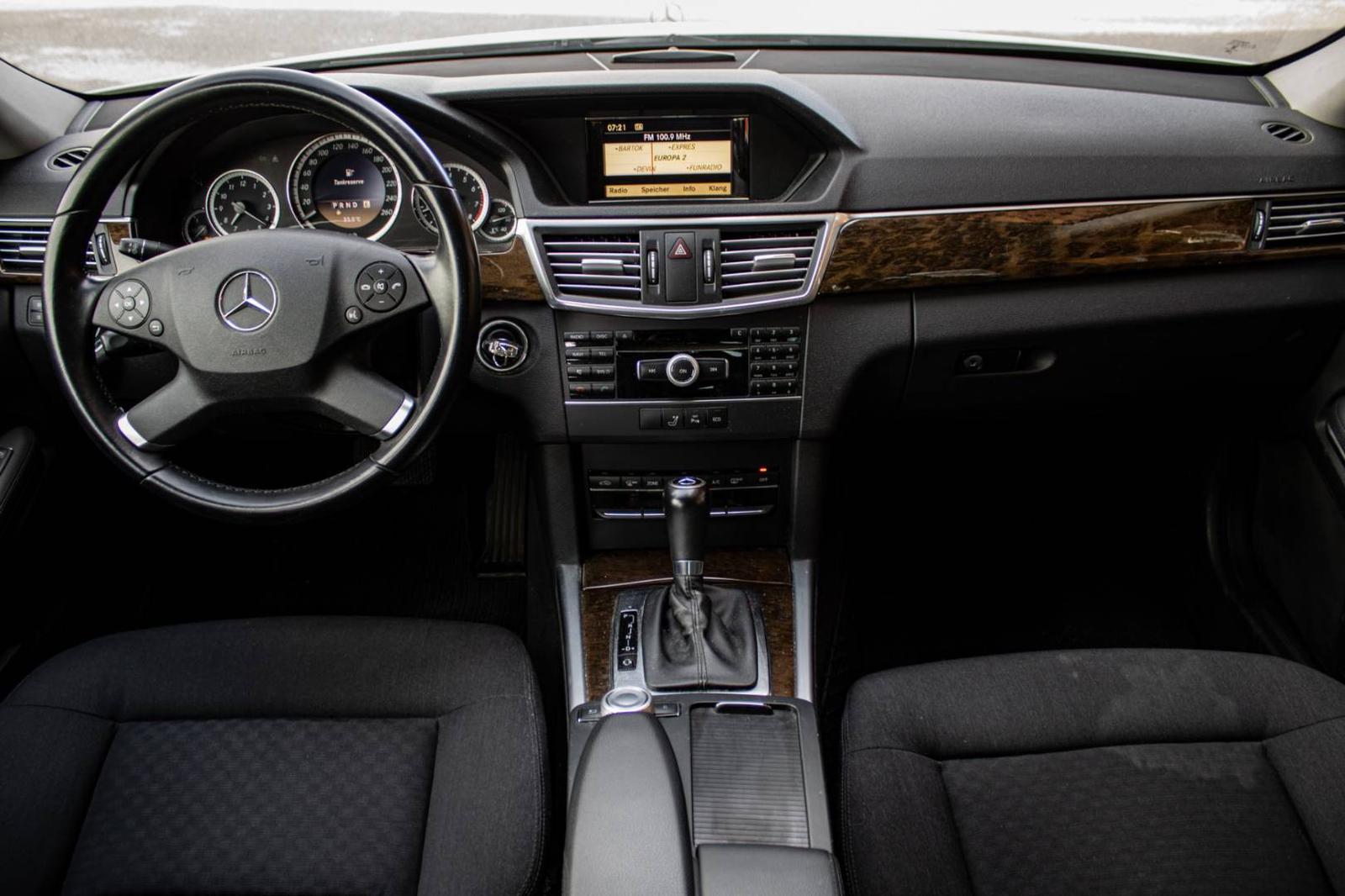 Mercedes-Benz E trieda Sedan 200 CGI Blue Classic 7G