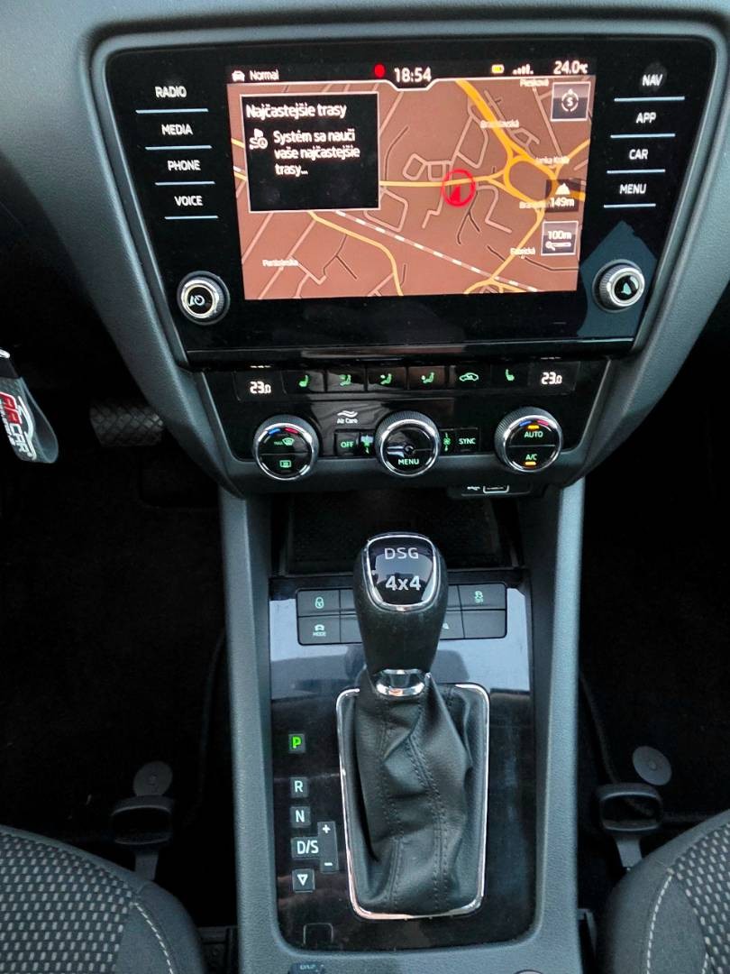 Škoda Octavia Combi 2.0 TDI Scout DSG 4x4