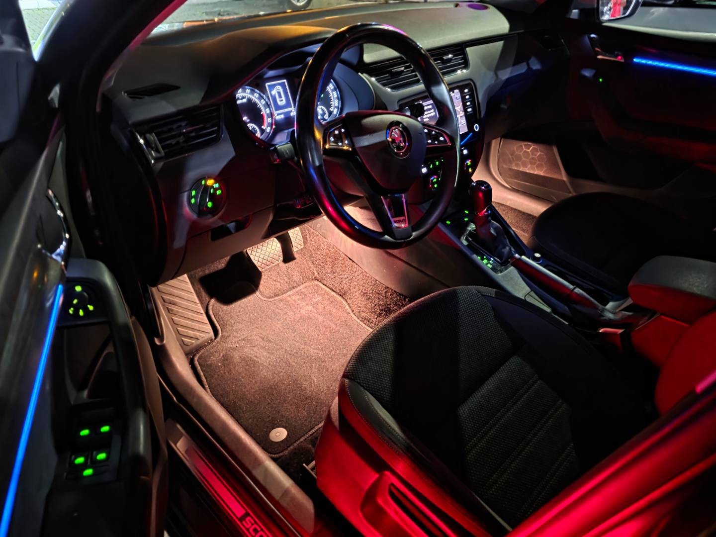 Škoda Octavia Combi 2.0 TDI Scout DSG 4x4