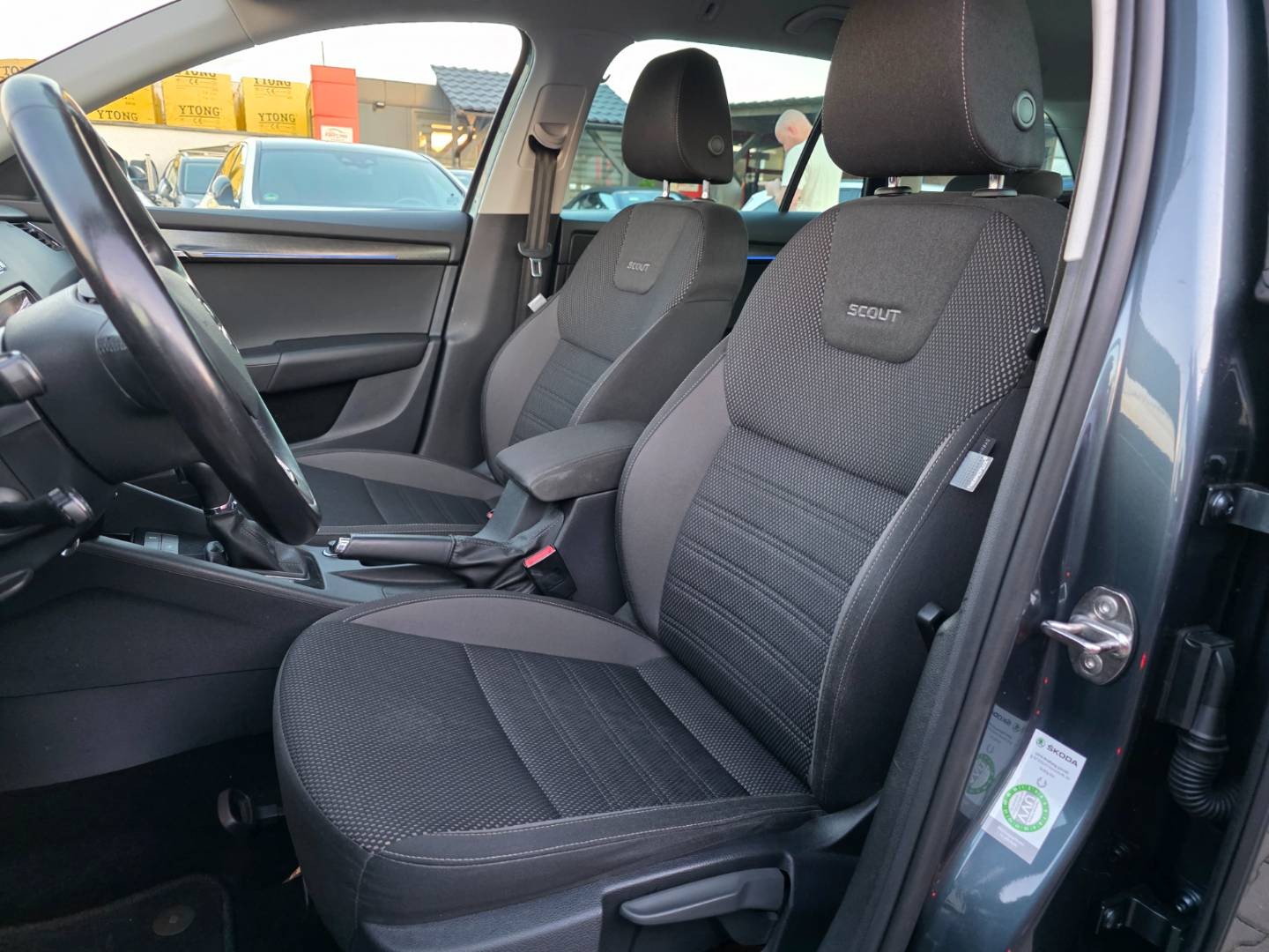 Škoda Octavia Combi 2.0 TDI Scout DSG 4x4