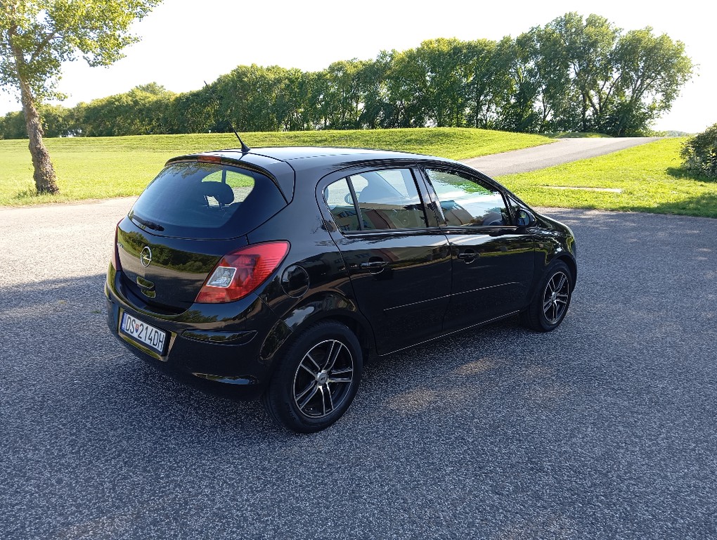 Opel Corsa 1.2 16V Cosmo