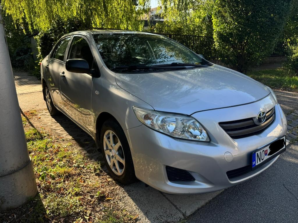 Toyota Corolla Sedan 74kw Manuál
