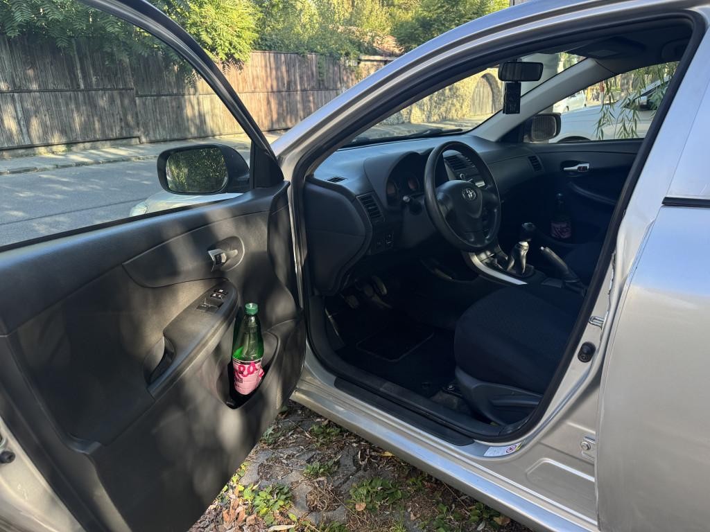 Toyota Corolla Sedan 74kw Manuál