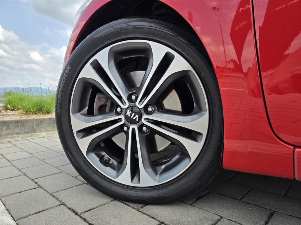 KIA Cee’d Sporty Wagon Combi 100kw Manuál