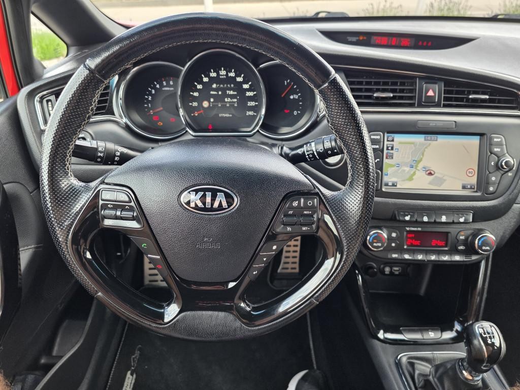 KIA Cee’d Sporty Wagon Combi 100kw Manuál
