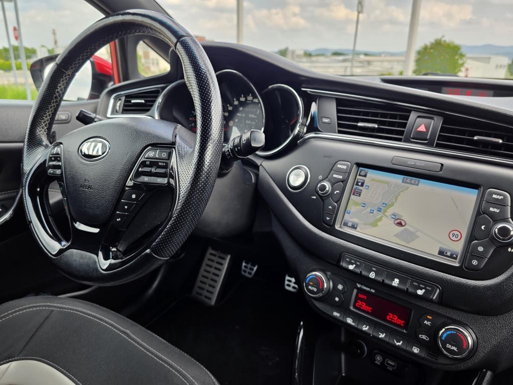 KIA Cee’d Sporty Wagon Combi 100kw Manuál