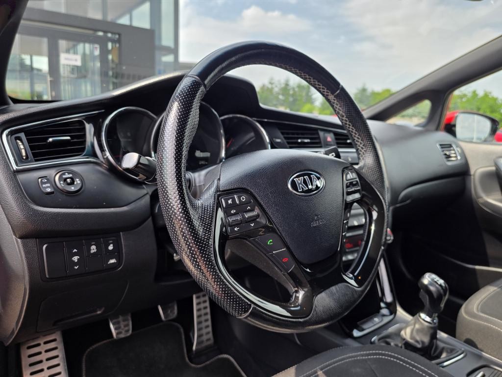 KIA Cee’d Sporty Wagon Combi 100kw Manuál