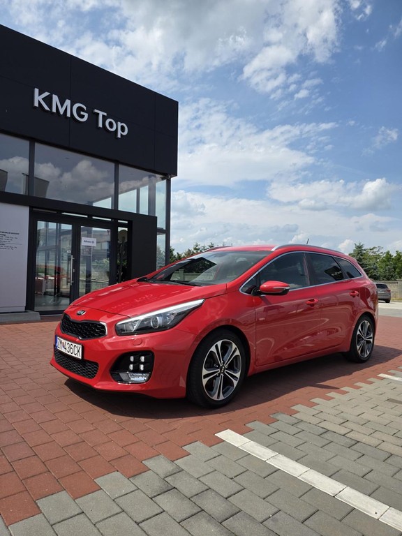 KIA Cee’d Sporty Wagon Combi 100kw Manuál