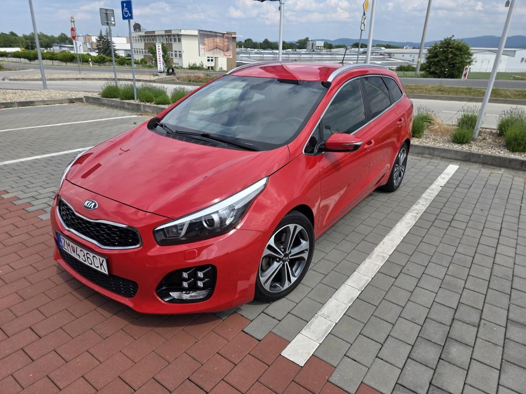 KIA Cee’d Sporty Wagon Combi 100kw Manuál