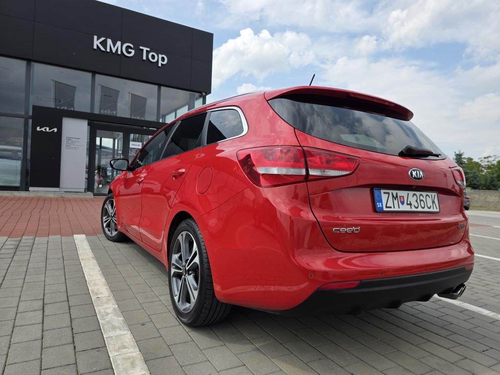 KIA Cee’d Sporty Wagon Combi 100kw Manuál