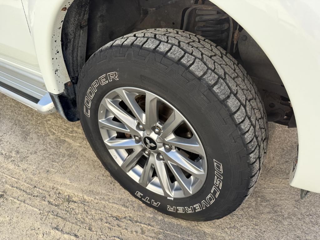 Mitsubishi L 200 2.4 DI-D Double Cab Invite