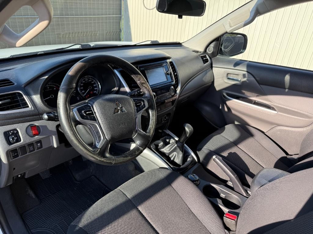 Mitsubishi L 200 2.4 DI-D Double Cab Invite