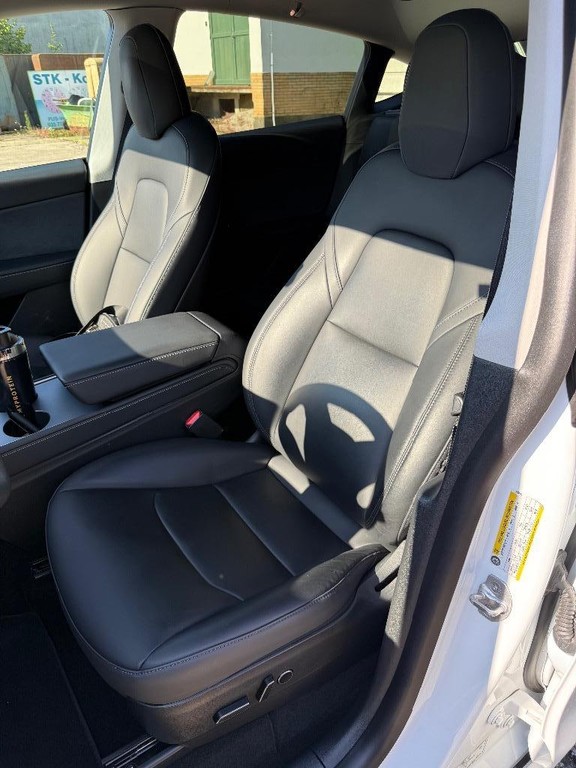 Tesla Model Y 79kWh Long Range AWD Autopilot