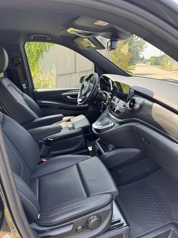 Mercedes V trieda 300 d Avantgarde kompakt A/T 4MATIC
