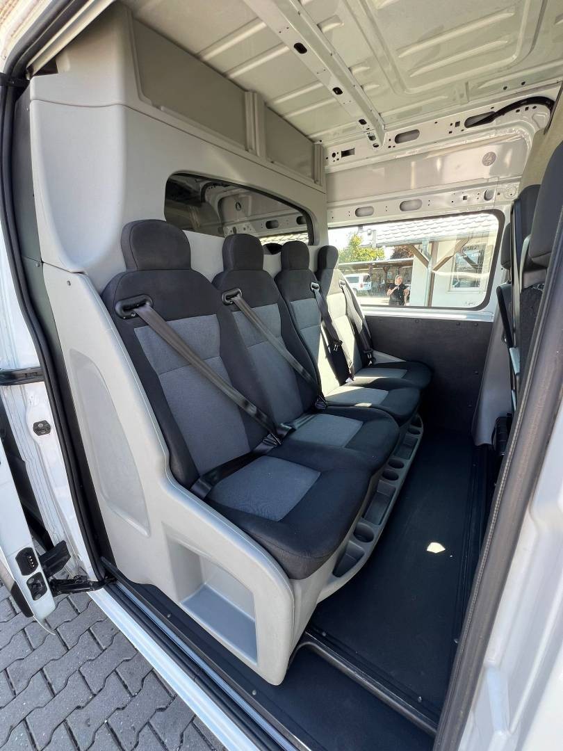 Renault Master 2.3 dci 92 kw 7 - miestne