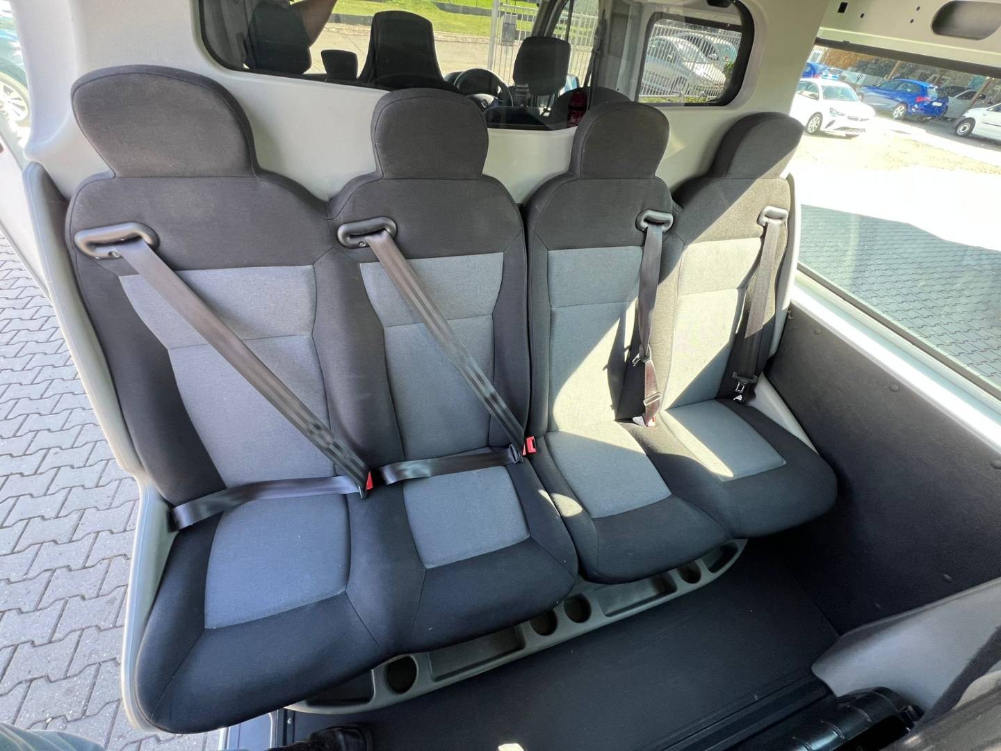 Renault Master 2.3 dci 92 kw 7 - miestne