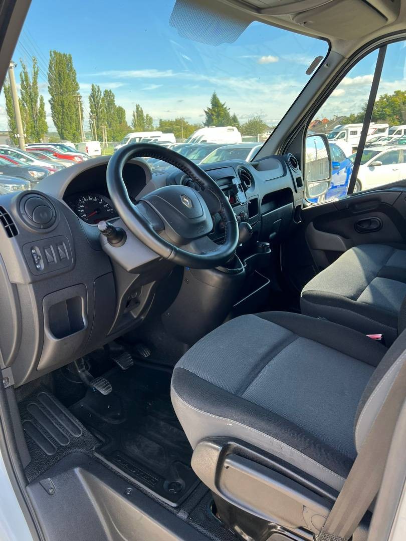 Renault Master 2.3 dci 92 kw 7 - miestne